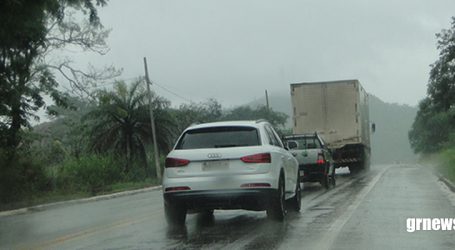 Condutores devem redobrar a atenção para evitar acidentes, especialmente no período chuvoso