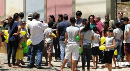 Secretária de Estado de Educação visita Pará de Minas e é surpreendida por alunos contrários a fechamento de escola