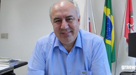 Elias Diniz retoma os trabalhos em seu gabinete na prefeitura e reafirma que seguirá priorizando a área de Saúde