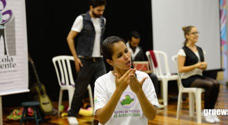 Eduardo Barbosa sugere que CNE crie ensino de libras nas escolas após rejeição em comissão da Câmara