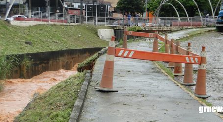 Chuva causa deslizamentos, queda de árvores e Defesa Civil interdita áreas; Engesp faz pedido aos paraminenses