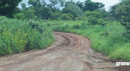 Moradores reclamam da precariedade da estrada de acesso à comunidade de Barro Preto; secretário promete resolver