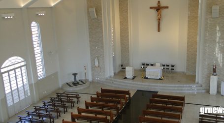 Igrejas de Pará de Minas retomam celebrações com restrições; veja como participar e os horários em todas as paróquias