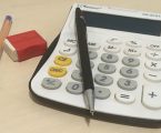 Dinheiro não é brincadeira e a educação financeira pode virar regra obrigatória nas escolas do Brasil