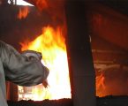 Força do setor industrial garante estabilidade no mercado de trabalho em Pará de Minas. Setor de Serviços fechou março com saldo negativo