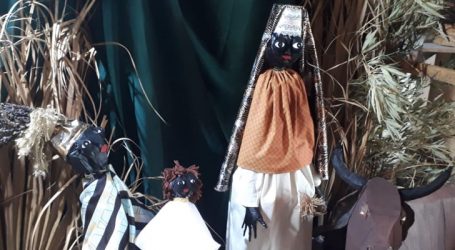 Presépio Africano retrata cultura, religiosidade e diversidade com peças feitas de materiais recicláveis