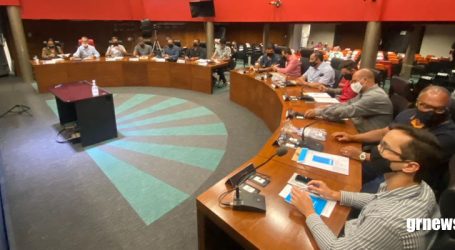 Vereadores paraminenses definem comissões permanentes na primeira reunião desta legislatura