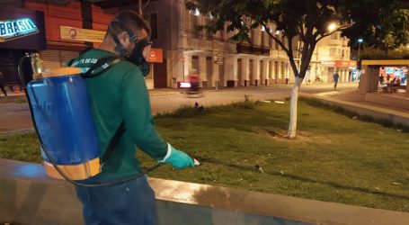 Pará de Minas desinfeta espaços públicos usando água sanitária como prevenção ao novo coronavírus