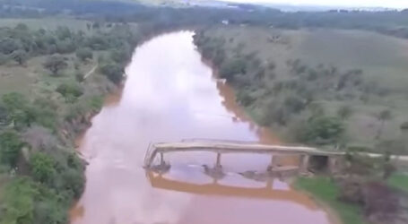 Prefeito de Papagaios quer que Estado construa ponte sobre o rio Paraopeba que caiu há 4 anos; obra custará R$ 20 milhões