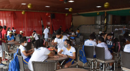 AABB Comunidade encerra atividades de 2021 com almoço especial e presente para crianças e adolescentes