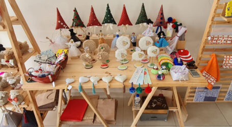 Peças de artesãs paraminenses são opções personalizadas para presentear no Natal