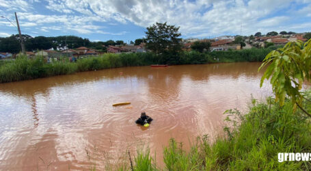 Corpo de Bombeiros resgata corpo de homem que se afogou em lagoa do bairro JK