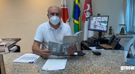 Elias Diniz veta parte do projeto que garante auxílio de R$ 600 a servidores e pagamento é adiado; vereadora responde