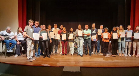 Conselho Municipal de Saúde homenageia pessoas e entidades que atuaram na linha de frente contra a Covid-19