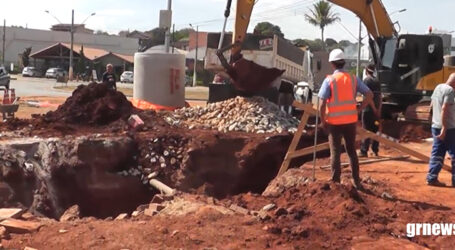 GRNEWS TV: obras na rede de drenagem pluvial na Ronaldo de Castro Alves alteram o trânsito e condutores devem ficar atentos