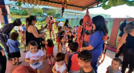 Liga Missionária de Heróis faz a festa da criançada em 15 centros municipais de Educação Infantil em Pará de Minas