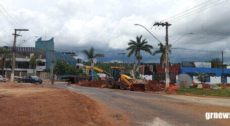 Obras de drenagem pluvial na Ronaldo de Castro Alves serão paralisadas em duas semanas e retomadas no início de 2023