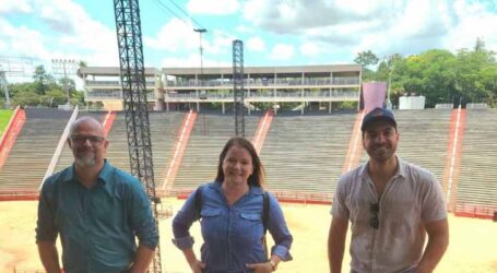 Troca de experiências com Parque do Peão de Barretos pode impulsionar eventos e melhorar estrutura do Chicão