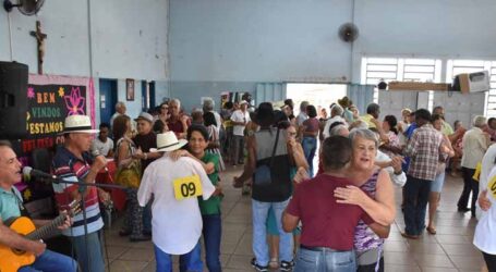 Forró com concurso de dança encerra Colônia de Férias no Centro de Convivência dos Idosos