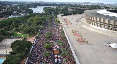 Procon-MG alerta sobre os direitos do consumidor e possíveis práticas abusivas durante o carnaval