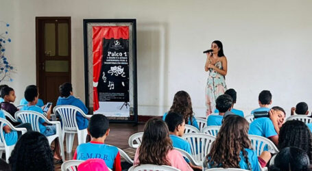 Anna Maz visita o Patronato e faz festa com a criançada do Centro Juvenil São Domingos Sávio