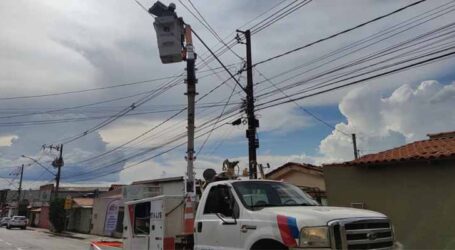 Começa o processo de troca de lâmpadas por outras com tecnologia LED no Bairro Santos Dumont