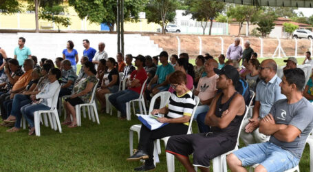 Moradores do Distrito de Bom Jesus do Pará recebem as escrituras de seus terrenos