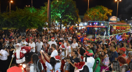 Papai Noel chega em grande estilo abrindo as celebrações do Natal de Luz e Sonhos em Pará de Minas