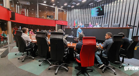 Vereadores derrubam veto do prefeito e mantém permissão para segurança armada nas escolas de Pará de Minas