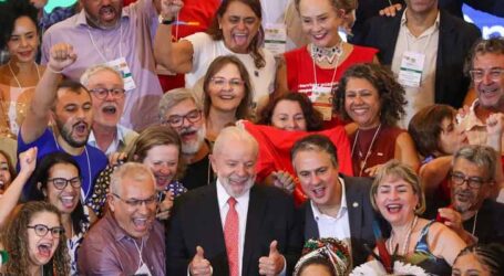 Lula diz que construção coletiva do novo PNE é conquista da democracia