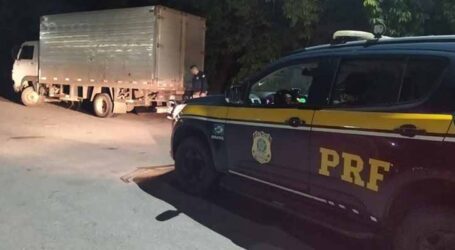PRF recupera na BR 262 caminhão furtado em Contagem
