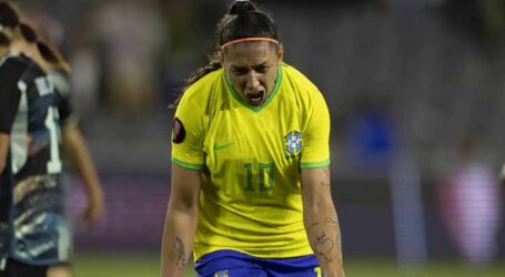 Brasil goleia Argentina e avança às semifinais da Copa Ouro de futebol feminino
