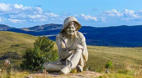 Ministério Público assina acordo para restauração da estátua do Juquinha na Serra do Cipó