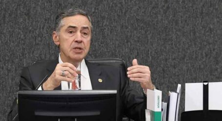 Presidente do STF relembra golpe militar de 64 e defende democracia