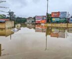 Chuvas obrigam 925 pessoas a abandonar casas em Santa Catarina