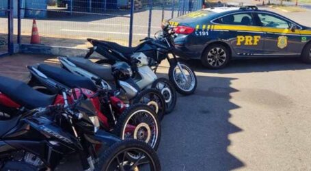 Ao fiscalizar ônibus em MG, PRF recupera cinco motocicletas furtadas