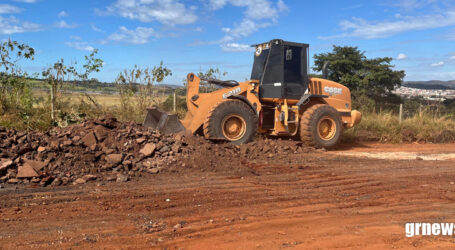 Obras de pavimentação da estrada de acesso às Chácaras Barro Preto já começaram e devem ser concluídas em três meses