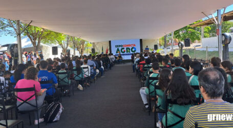 Equipes trabalharam a noite toda e programação da Expo Conecta Agro segue normalmente no Chicão em Pará de Minas