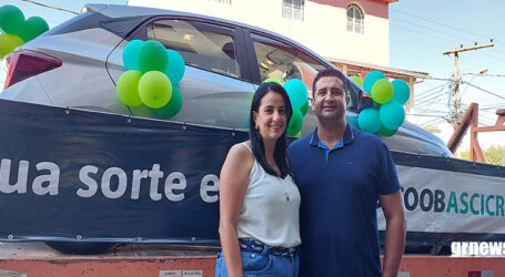 Agência de Antunes celebra 15 anos e cooperado Sicoob Ascicred ganha carro 0 km na campanha Cartão Premiado Sicoobcard
