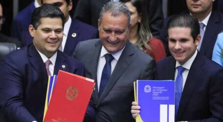 Brasil está menos pobre e com mais renda, diz Lula ao Congresso Nacional