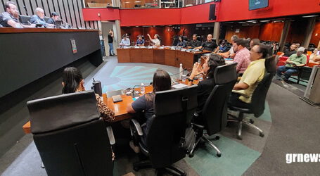Vereador pediu vistas ao projeto que institui a emenda impositiva porque não tinham todos os votos favoráveis. Discussão segue em aberto