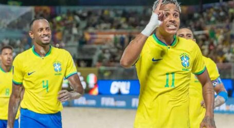 Em partida dramática, Brasil vence Itália no Mundial de futebol de praia