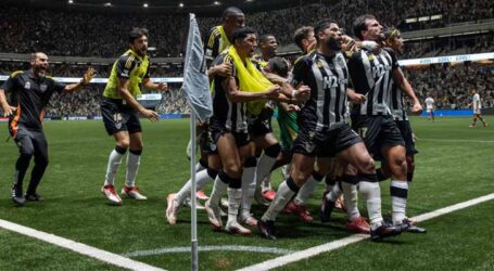 Atlético vence Fluminense de virada e celebra reabertura da Arena com vitória emocionante