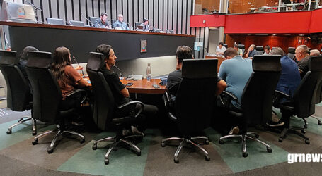 Presidente analisa reunião da Câmara Municipal de Pará de Minas com projetos aprovados e reivindicação de reajuste salarial para servidores