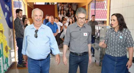 Presidente da Câmara critica desrespeito durante eventos com Romeu Zema em Pará de Minas. Legislativo foi ignorado em ocasiões oficiais