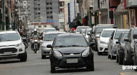 Lugar mais seguro para cadeirinha de crianças é o meio do banco traseiro do carro
