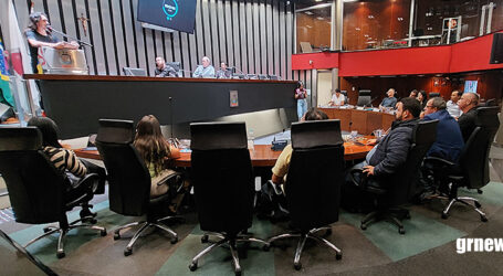 Vereador critica ações políticas do Sitraserp e da Prefeitura e vê retaliação na proposta do Executivo de cortar vencimentos de servidoras do sindicato