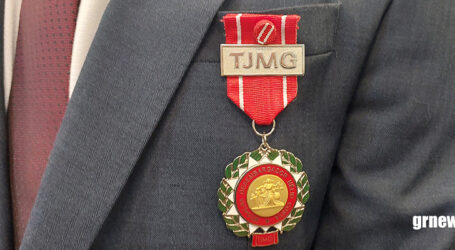 GRNEWS TV: Promotor valoriza conquista da Medalha Desembargador Hélio Costa para marcar seus 25 anos de atuação no MPMG