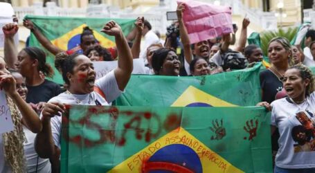 Protesto no Rio contra a operação policial e o elevado número de mortes