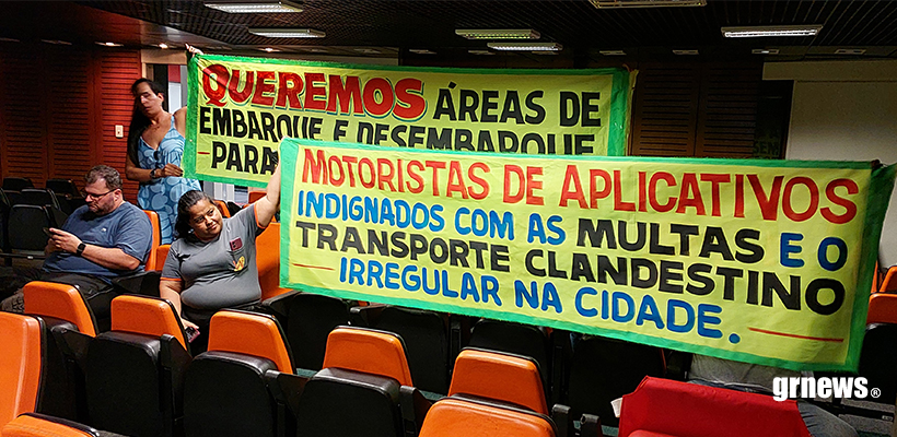 Projetos aprovados, protestos e recusa de fala na tribuna marcam reunião da Câmara Municipal de Pará de Minas